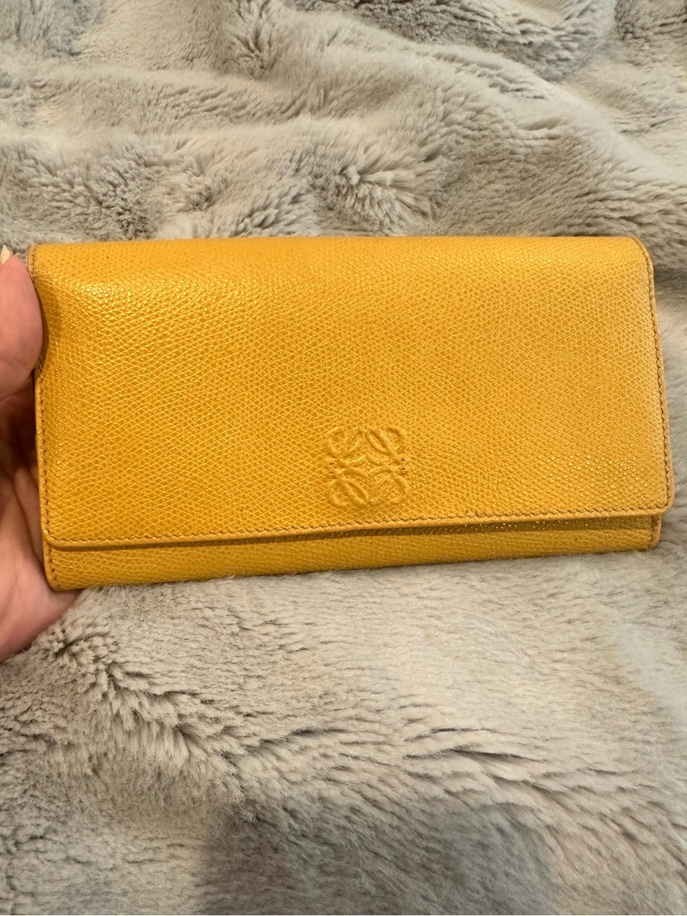 LOEWE Logo Anagram Bifold
Long Wallet Leather Yellow